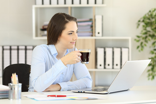 Person taking a calm coffee break during work at Jointaiwashingao
